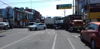 Con bloqueo en Santa Lucía, transportistas exigen pagos