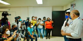 Firma Villacaña compromisos a favor de las mujeres