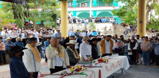 AMLO cambia agenda para conciliar entre dos pueblos de Oaxaca