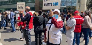 Mujer resbala y cae seis pisos durante simulacro en CdMx