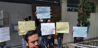 Pobladores de Miahuatlán toman el IEEPCO, denuncian robo de votos