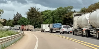 FPR bloquean accesos a Nochixtlán