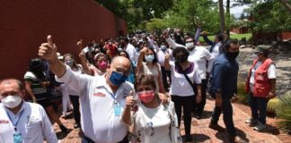 Se adhiere Unión Intersindical de la UABJO a Javier Villacaña