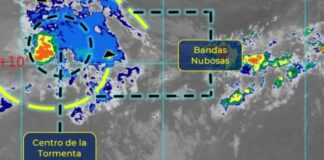 Tormenta tropical Carlos se aleja de costas mexicanas
