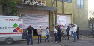 Trabajadores de la Jurisdicción Sanitaria de Valles Centrales exigen pagos