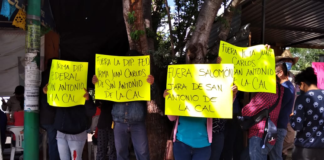 Protestan en Congreso local; exigen Consejo Municipal en San Antonio de la Cal