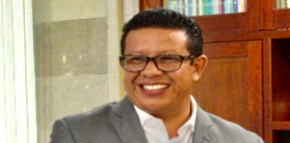 Responsable del CONALEP en Oaxaca despacha desde su casa en Veracruz