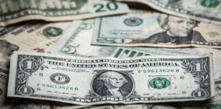 Dólar inicia a la venta en 18.71 pesos en promedio este lunes
