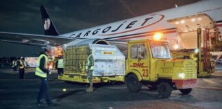 México recibe 585 mil vacunas anticovid de Pfizer