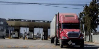 México y EU extienden cierre de frontera a actividades no esenciales
