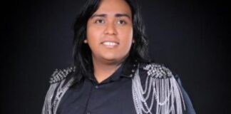 Oaxaqueño creador del traje de Miss Universo 2021 también diseñó estatuillas de los MTV Miaw