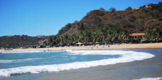 Turista muere ahogado en Tonameca, hay otro desaparecido