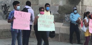 Protesta FNERRR y exige agilizar vacunación para estudiantes
