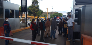 Autoridades de la Mixteca toman Caseta de Hitzo para pedir audiencia