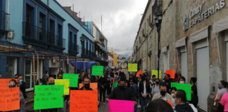 Comerciantes truenan vs Oswaldo García, piden solución al ambulanteje