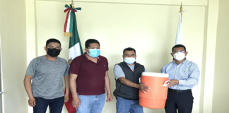 Tunden en redes a Daniel Gutiérrez por regalar termo a autoridades de Tititlán