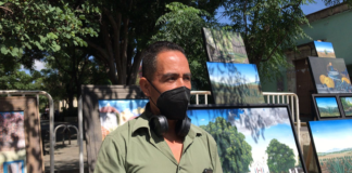 Impide Oswaldo García instalación de artistas, acusan