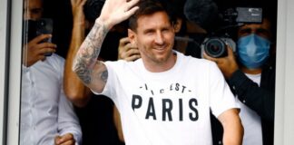 Lionel Messi llega a Francia para firmar con el PSG