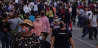 México registra 986 muertes, la cifra más alta de tercera ola COVID