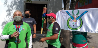 Marchan medallistas Paralímpicos para exigir pago de becas