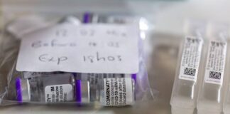 Pfizer hace historia: su vacuna COVID recibe aprobación total en EU