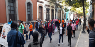 Protestan sindicalizados de Salud para denunciar despidos