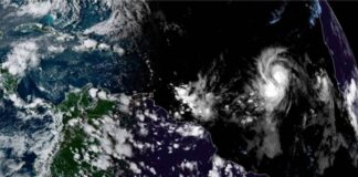 Huracán Larry aumenta de potencia y amenaza costas de EU