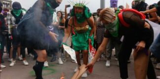 Protesta por el aborto legal en la CDMX deja a 34 personas lesionadas