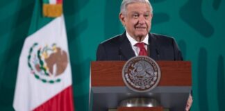 AMLO celebra fin de disputa entre mixes por manantial de agua en Oaxaca