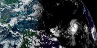 Prevén que Larry se convierta en un huracán “grande y poderoso”