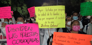 Llueven protestas a AMLO durante conferencia mañanera en Oaxaca