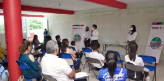 Titular de la Sebien entrega Créditos a la Palabra de la Mujer