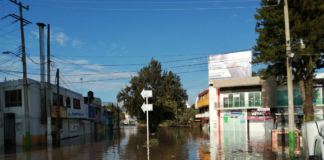 Tula, aún sumida en la inundación; vecinos claman ayuda