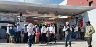 Con toma de Ciudad Administrativa; Albarradas pide cierre de Hierve el Agua