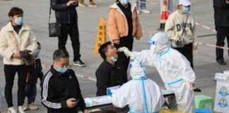 China cancela cientos de vuelos por nuevos brotes de Covid-19