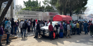 Integrantes de CODECI bloquean oficinas de Bienestar y SCT