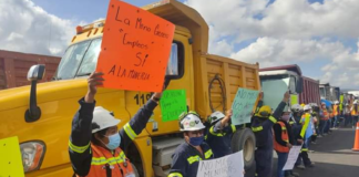 Protestan empleados de la Minera Cuzcatlán