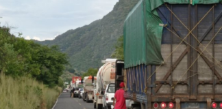 Cumple 5 días bloqueo en Huamelula