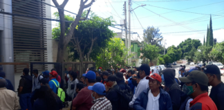 Pobladores de San Mateo del Mar protestan en el IEEPCO