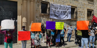 Comerciantes activan bloqueos tras desalojo