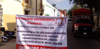 Antorchistas mantienen plantón en Pino Suárez; acusan omisión de SEGEGO