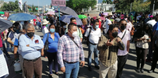 Marcha Sección 22 para exigir entrega de vales