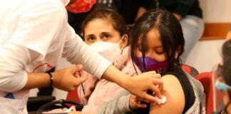 Gobierno Federal impugna orden de vacunar a menores de 12 a 17 años