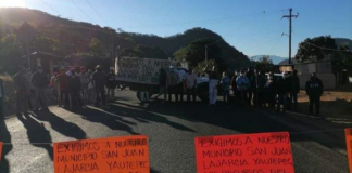 Con bloqueo carretero, Coyul exige entrega de recursos