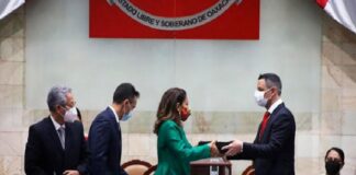Con fuerte operativo policial, entrega Murat su Quinto Informe de Gobierno