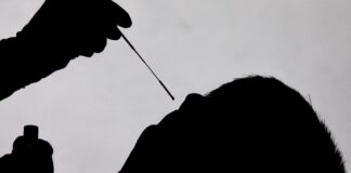 El mundo está en condiciones de controlar la pandemia en 2022: OMS