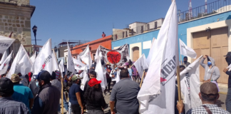 Marchan organizaciones contra edil de Oaxaca