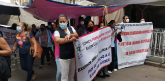 Reanudan protestas ex trabajadores de salud en Oaxaca