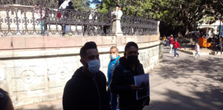 Encubre agente municipal de Vieguera a su hermano tras agresiones, acusan