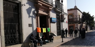 Bancos del centro histórico suspenden servicio por bloqueos